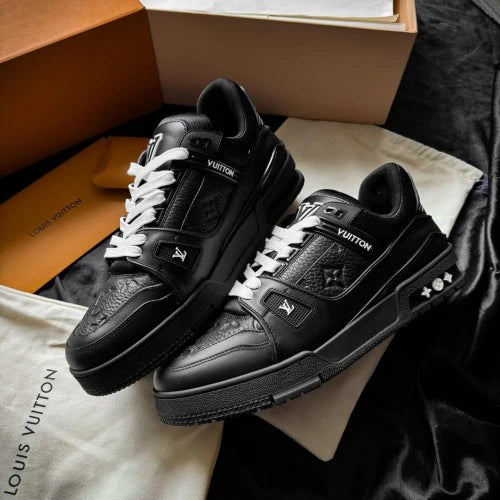 LOUIS VUITTON TRAINER SNEAKER - BLACK