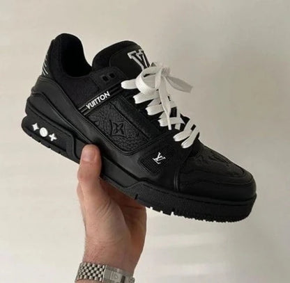 LOUIS VUITTON TRAINER SNEAKER - BLACK