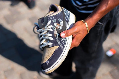 SB Dunk Low Travis Scott