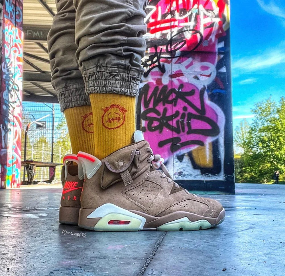 Air Jordan 6 x Travis Scott British Khaki ( Glows In Dark )